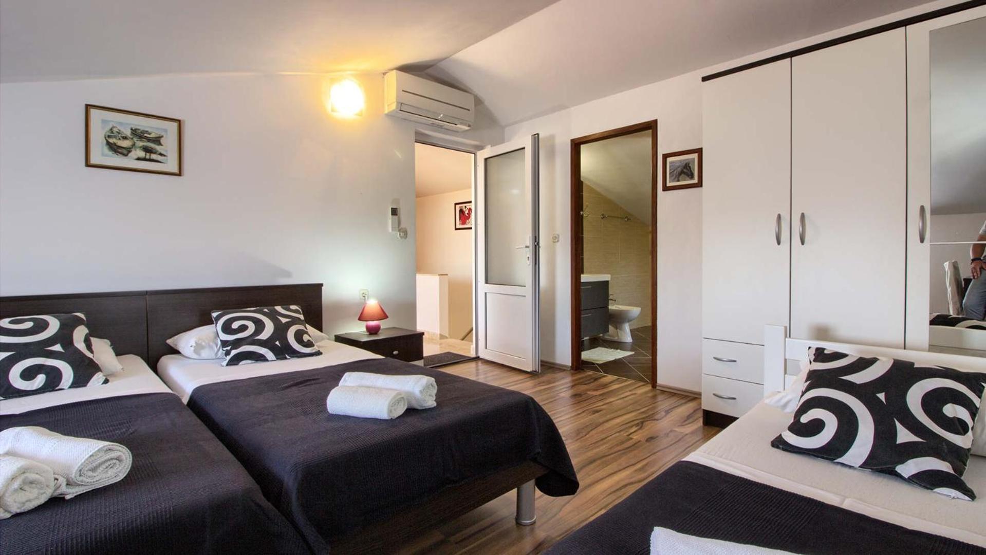 Wonderful Katarina With Heated Pool And Jacuzzy Sea View Villa *